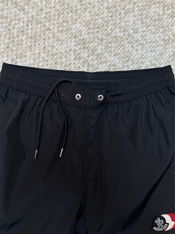 Moncler SS26 Patch Swim Shortsモンクレールスイムパンツコピー　【楽入夏シリーズ】レターロゴ×ドローコード ストレートフィット （メンズ）