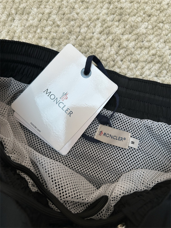 Moncler SS26 Patch Swim Shortsモンクレールスイムパンツコピー　【楽入夏シリーズ】レターロゴ×ドローコード ストレートフィット （メンズ）
