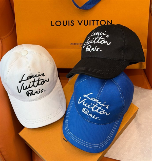 2026新作ルイヴィトンキャップコピーレタリング刺繍　LOUIS VUITTON日常使いにぴったりのアイテム