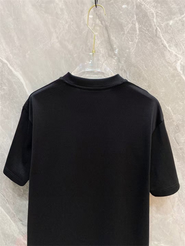 ホワイト グラフィティ風プリント カラフル 半袖 クルーネック ゆったり LOUIS VUITTON ルイヴィトン コピー Tシャツ 人気 トップス