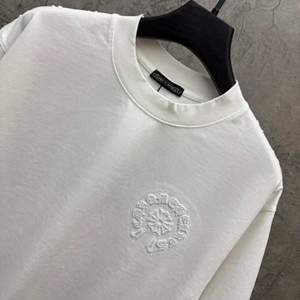 CHROME HEARTS クロムハーツ ホワイト 半袖Tシャツ 胸元エンボスロゴ クルーネック 爽麗 ゆったり 人気 トップス