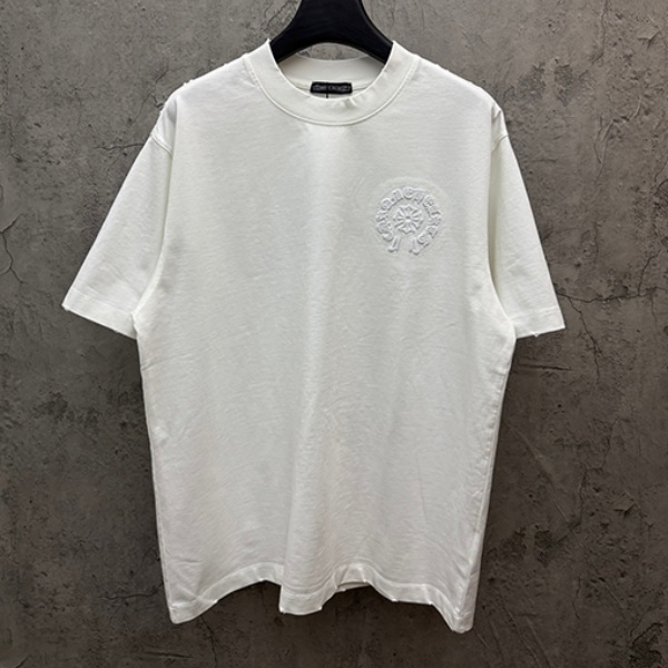 CHROME HEARTS クロムハーツ ホワイト 半袖Tシャツ 胸元エンボスロゴ クルーネック 爽麗 ゆったり 人気 トップス