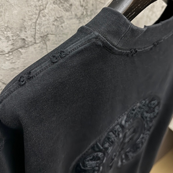 CHROME HEARTS クロムハーツ ホワイト 半袖Tシャツ 胸元エンボスロゴ クルーネック 爽麗 ゆったり 人気 トップス