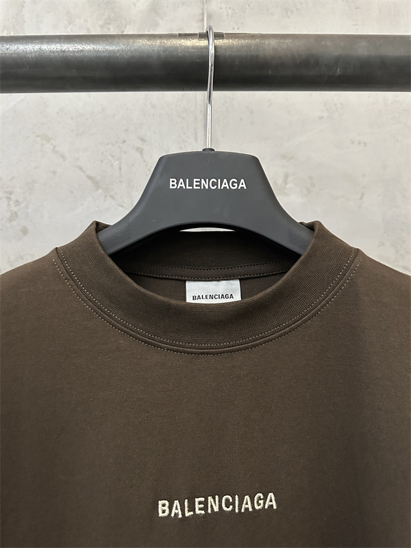 コーヒー色超人気 バレンシアガtシャツスーパーコピーBalenciaga  26ss logo刺繡