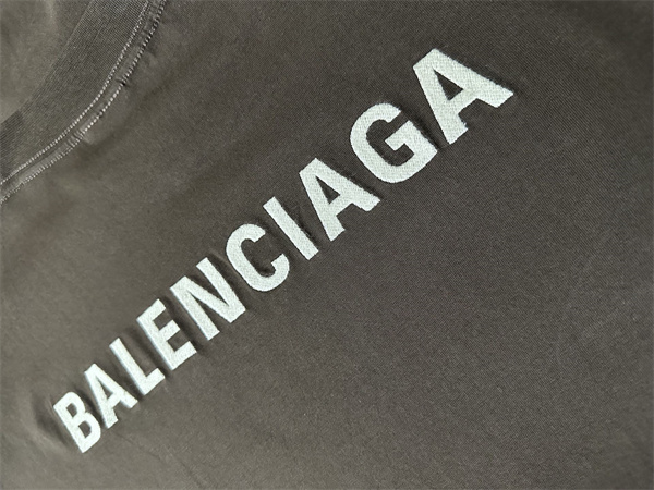 コーヒー色超人気 バレンシアガtシャツスーパーコピーBalenciaga  26ss logo刺繡