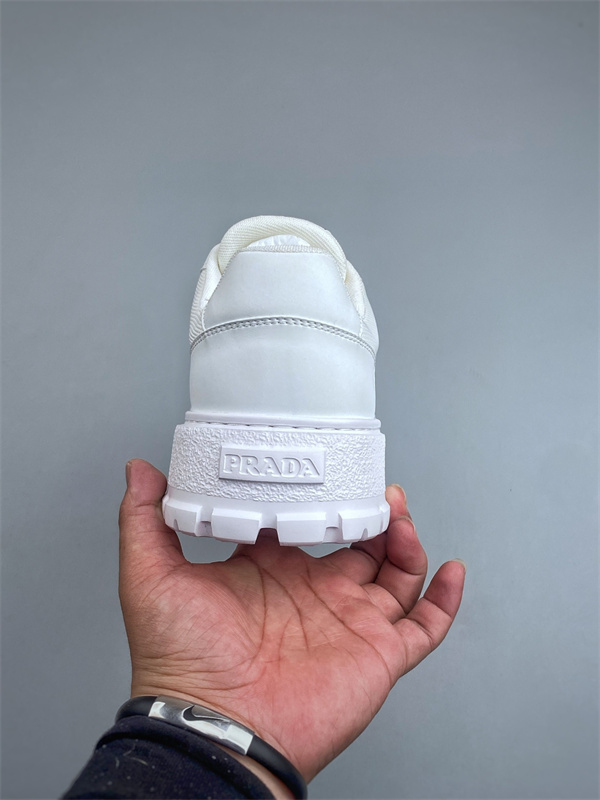 お洒落人気 PRADA プラダスニーカーコピー2026トレンド新作履き心地上質