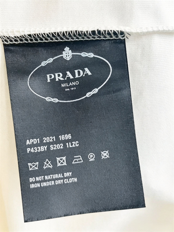 男女OK☆☆PRADA プラダtシャツコピー2026Ssトレンド新作春夏おしゃれ着こなし