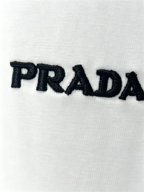 男女OK☆☆PRADA プラダtシャツコピー2026Ssトレンド新作春夏おしゃれ着こなし
