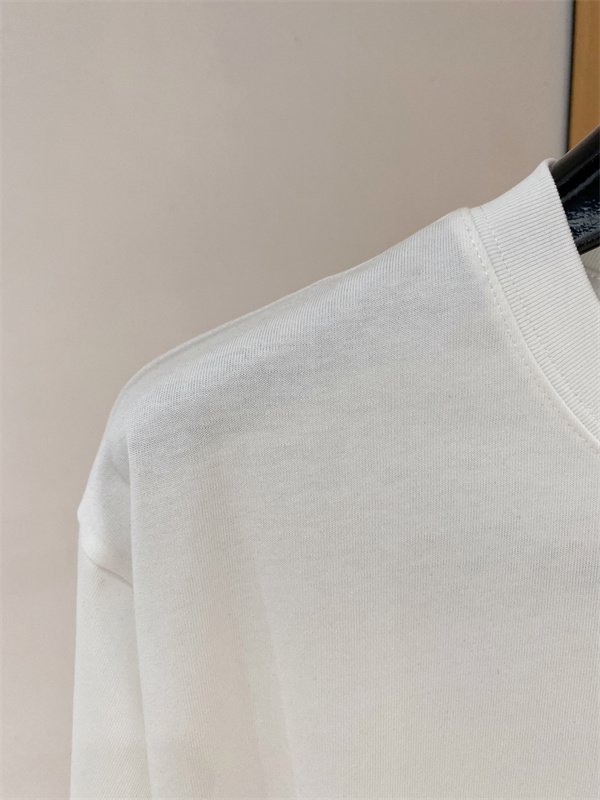 ミニロゴデザイン ルーズシルエット AMIRI アミリ コピー Tシャツ  ストリート人気 急上昇 話題アイテム 洗練コーデ映え