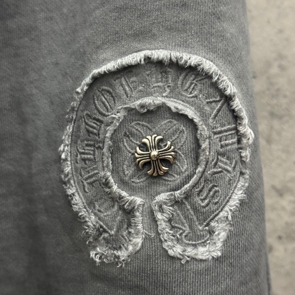 CHROME HEARTS クロムハーツ 2026ヴィンテージウォッシュ スウェットショーツ ダガー装飾 クロスパッチ 刺繍ロゴ ドローストリング ハーフパンツ メンズ