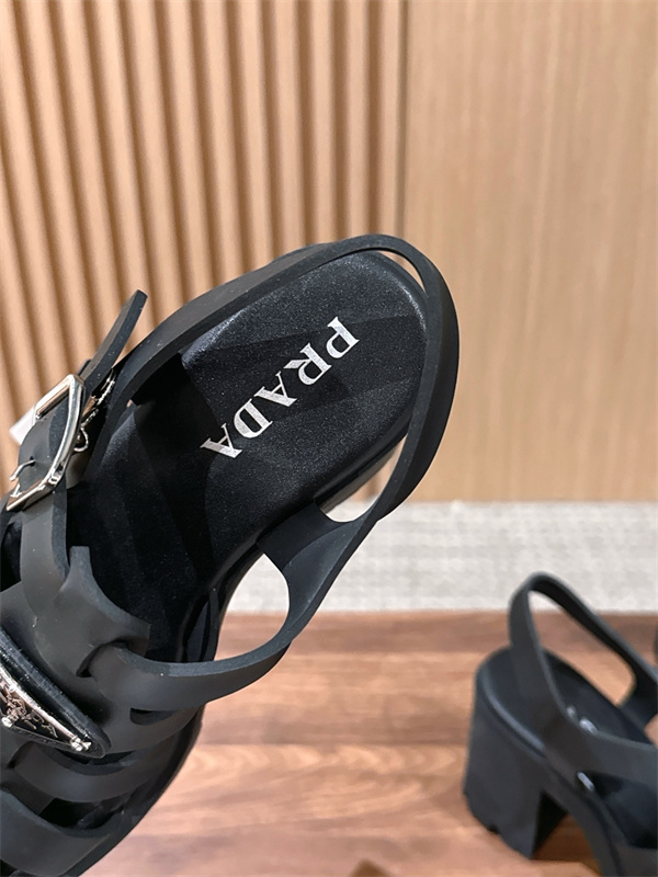 Prada 26ss プラダサンダルコピー 編み上げデザインのローマ厚底サンダル黒色上質9㎝高さ