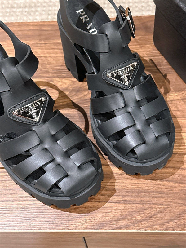 Prada 26ss プラダサンダルコピー 編み上げデザインのローマ厚底サンダル黒色上質9㎝高さ