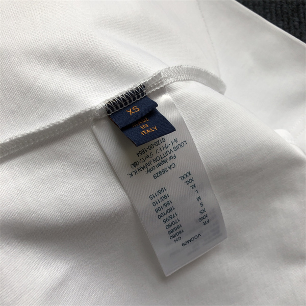 2026新作 Louis Vuitton ルイヴィトン コピー Tシャツ Loversロゴ刺繍 ルーズフィット 人気 メンズ レディース