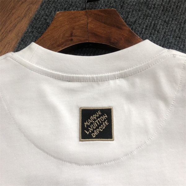2026新作 Louis Vuitton ルイヴィトン コピー Tシャツ Loversロゴ刺繍 ルーズフィット 人気 メンズ レディース