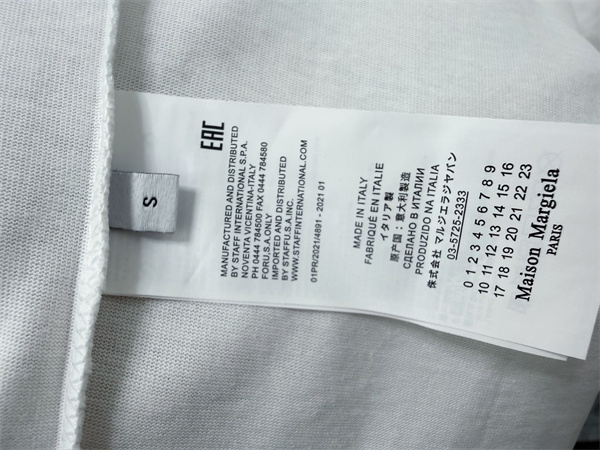 人気 Maison Margiela メゾンマルジェラ コピー Tシャツ ワンポイントポケット シンプル高見え 爆売れ メンズ レディース