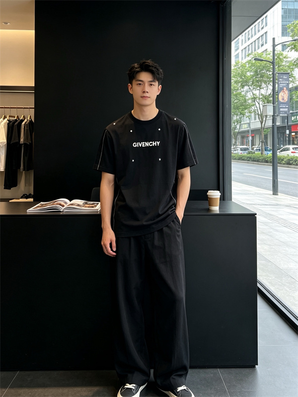 2026新品 GIVENCHYジバンシーtシャツ スーパーコピー個性的柔らかい生地人気ホワイト