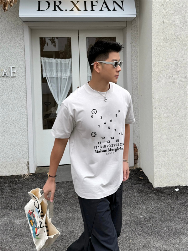 ナンバーロゴプリント ミニマルモード 人気 Maison Margiela メゾンマルジェラ コピー Tシャツ メンズ レディース