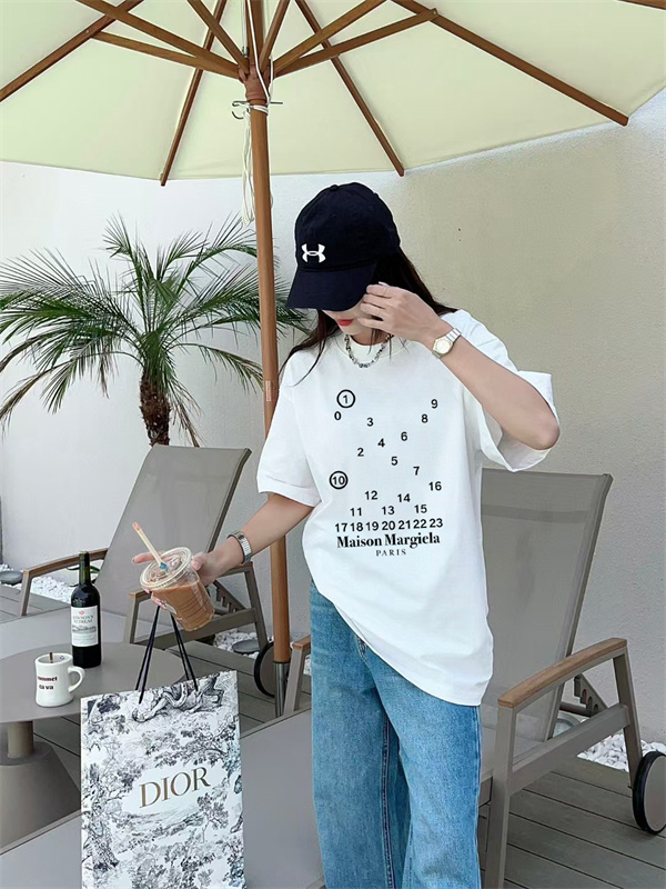 ナンバーロゴプリント ミニマルモード 人気 Maison Margiela メゾンマルジェラ コピー Tシャツ メンズ レディース