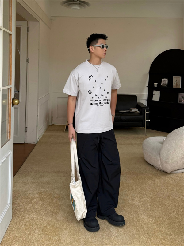 ナンバーロゴプリント ミニマルモード 人気 Maison Margiela メゾンマルジェラ コピー Tシャツ メンズ レディース