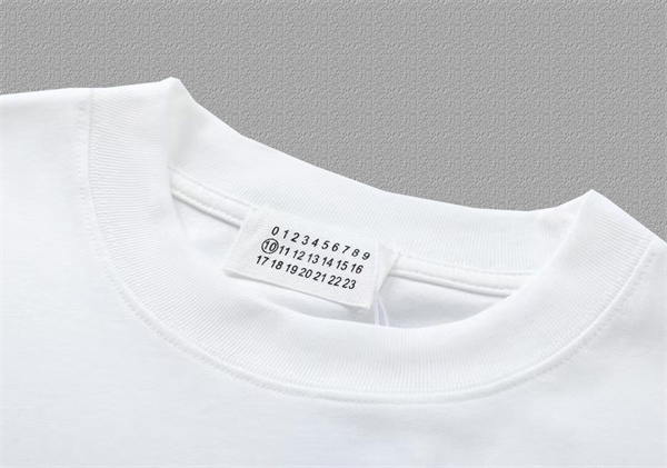 ロゴデザイン アートプリント ルーズフィット ストリート Maison Margiela メゾンマルジェラ コピー Tシャツ 爆売れ
