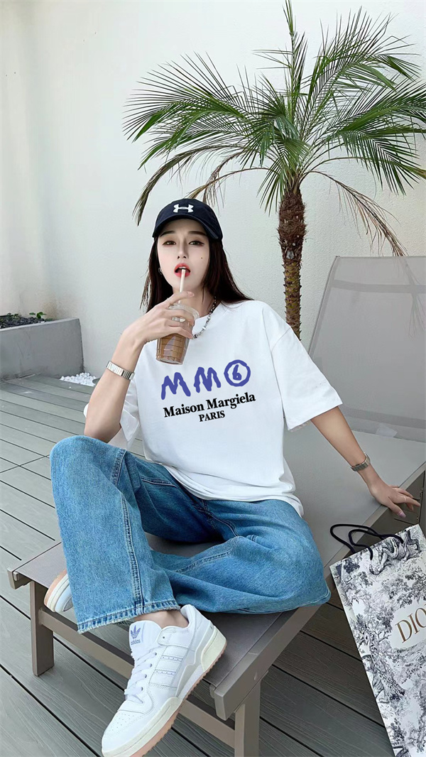 人気上昇中 Maison Margiela メゾンマルジェラ コピー 半袖カットソー グラフィックロゴ モードカジュアル 男女対応