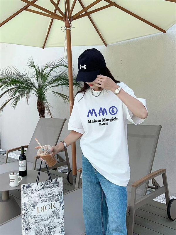 人気上昇中 Maison Margiela メゾンマルジェラ コピー 半袖カットソー グラフィックロゴ モードカジュアル 男女対応
