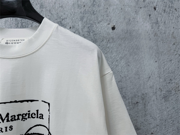 半袖ロゴ モード系 ストリートカジュアル 2026夏モデル Maison Margiela メゾンマルジェラ コピー Tシャツ 人気爆発