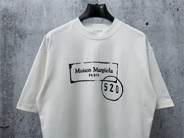 半袖ロゴ モード系 ストリートカジュアル 2026夏モデル Maison Margiela メゾンマルジェラ コピー Tシャツ 人気爆発
