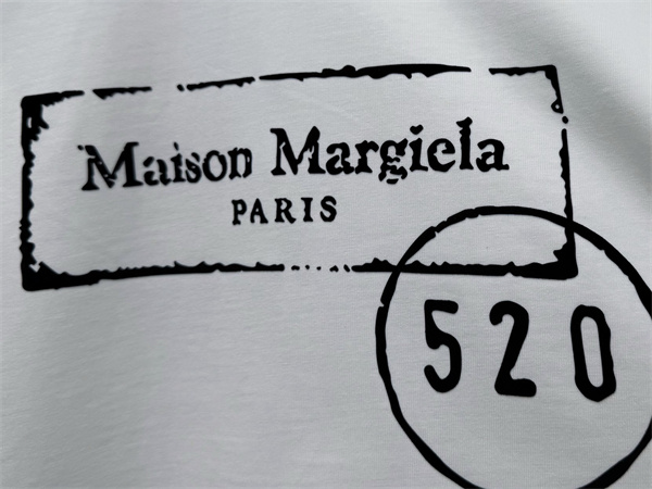 半袖ロゴ モード系 ストリートカジュアル 2026夏モデル Maison Margiela メゾンマルジェラ コピー Tシャツ 人気爆発