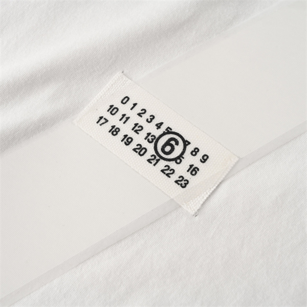 ins人気 Maison Margiela メゾンマルジェラ コピー Tシャツ 半袖ロゴ 上品モード 通勤カジュアル 軽やか