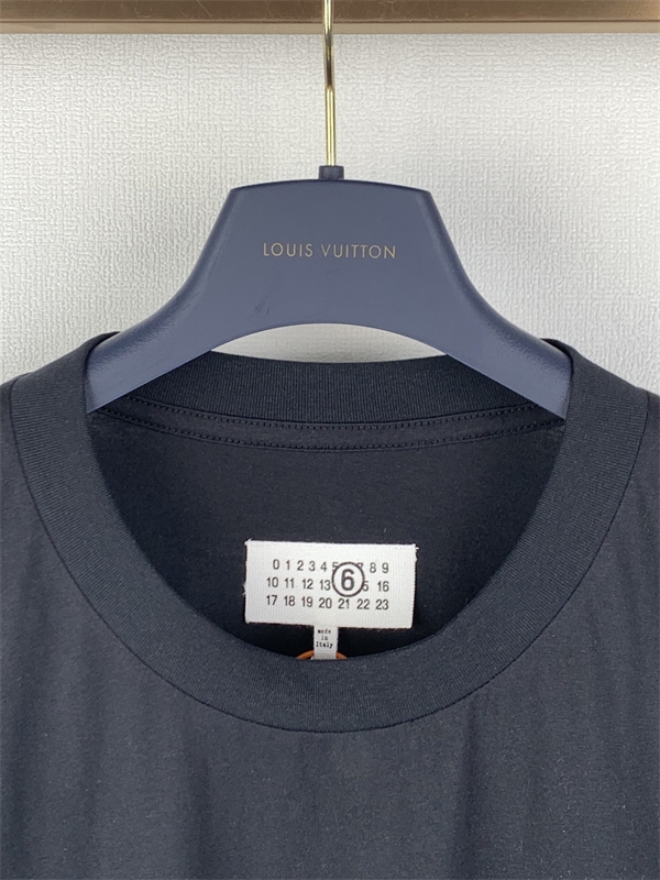 半袖ロゴ ミニマルモード 爽やかサマー ins人気 男女兼用 Maison Margiela メゾンマルジェラ コピー Tシャツ 爆売れ