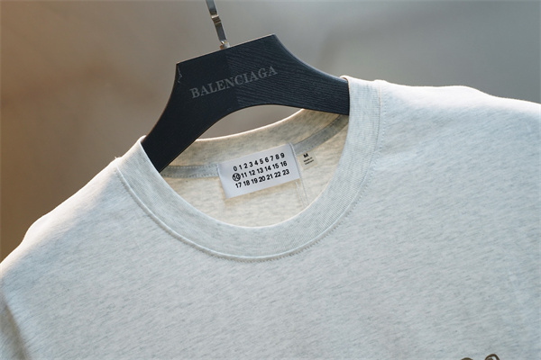 落書き風プリント ルーズフィット 爽やかサマー 男女兼用 Maison Margiela メゾンマルジェラ コピー 半袖カットソー
