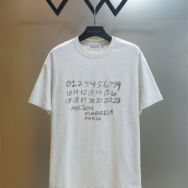 落書き風プリント ルーズフィット 爽やかサマー 男女兼用 Maison Margiela メゾンマルジェラ コピー 半袖カットソー
