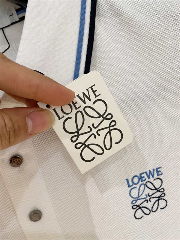 SNS話題 LOEWE ロエベ コピー 半袖ポロ メンズ ワンポイント刺繍 人気急上昇 大人カジュアル