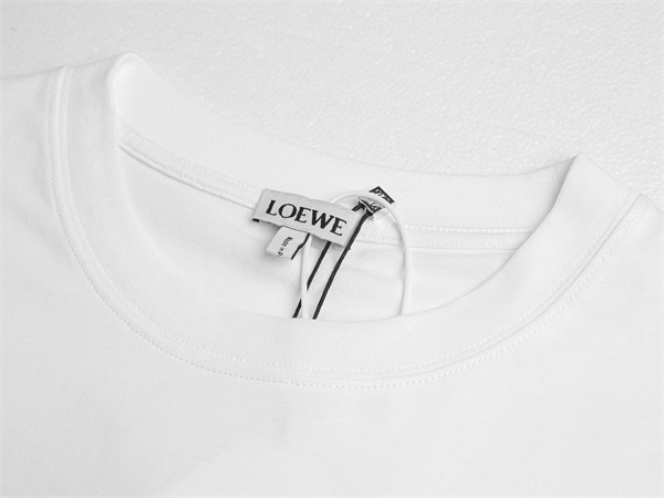 今季注目 LOEWE ロエベ コピー Tシャツ メンズ ワンポイント刺繍 半袖  ミニマル人気トップス