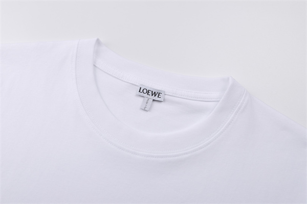 ロゴ型押し 大人に選ばれる 着回し抜群 人気加速中 LOEWE ロエベ コピー Tシャツ メンズ