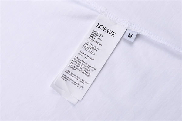 ロゴ型押し 大人に選ばれる 着回し抜群 人気加速中 LOEWE ロエベ コピー Tシャツ メンズ