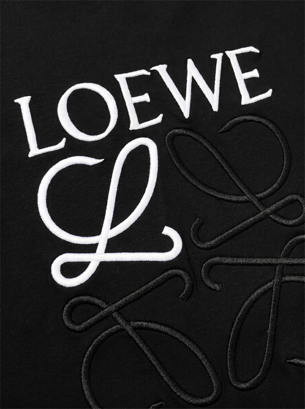 おしゃれ男子に選ばれる LOEWE ロエベ コピー 半袖トップス メンズ 立体刺繍 写真映えデザイン