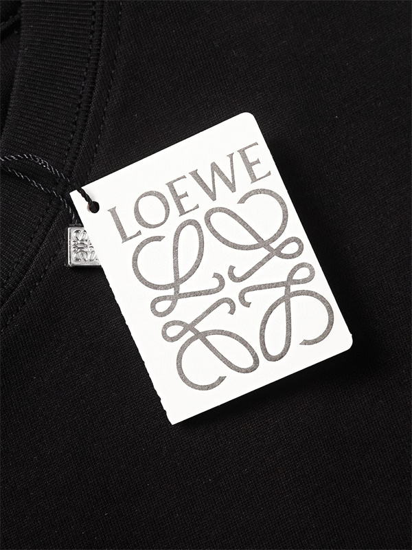 おしゃれ男子に選ばれる LOEWE ロエベ コピー 半袖トップス メンズ 立体刺繍 写真映えデザイン