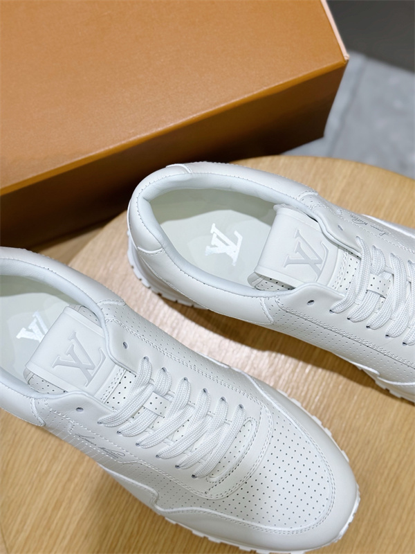 今季気になる  2026新品セール ルイ ヴィトン LOUIS VUITTON ランニングシューズコピー 激安(日本最大級)