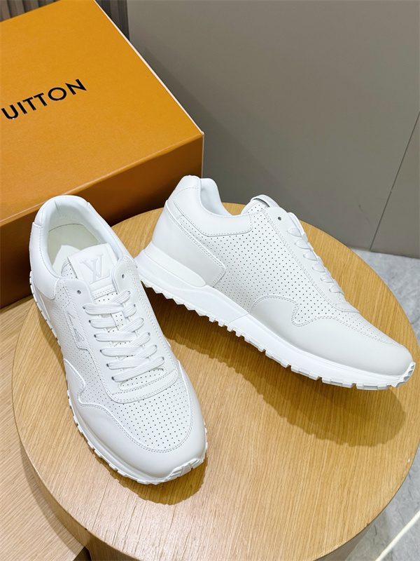 今季気になる  2026新品セール ルイ ヴィトン LOUIS VUITTON ランニングシューズコピー 激安(日本最大級)