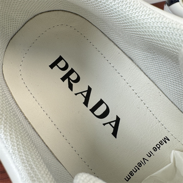 人気急上昇中 プラダ PRADAランニングシューズコピー2026年春夏入荷 スニーカー靴 ブランド激安通販 専門店