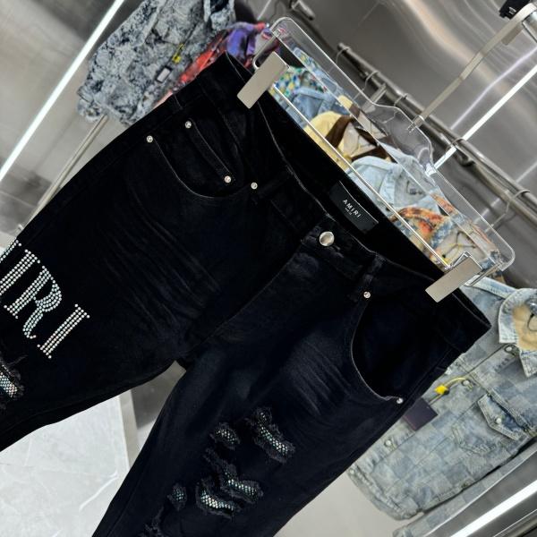 AMIRI アミリ デニムパンツ メンズ スキニーフィット ラインストーンロゴ ダメージ加工 ストレッチ ブラックデニム クラッシュ ストリート