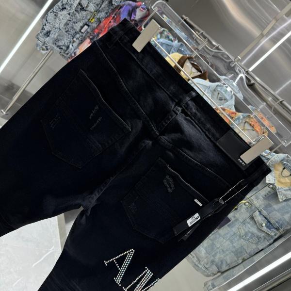 AMIRI アミリ デニムパンツ メンズ スキニーフィット ラインストーンロゴ ダメージ加工 ストレッチ ブラックデニム クラッシュ ストリート
