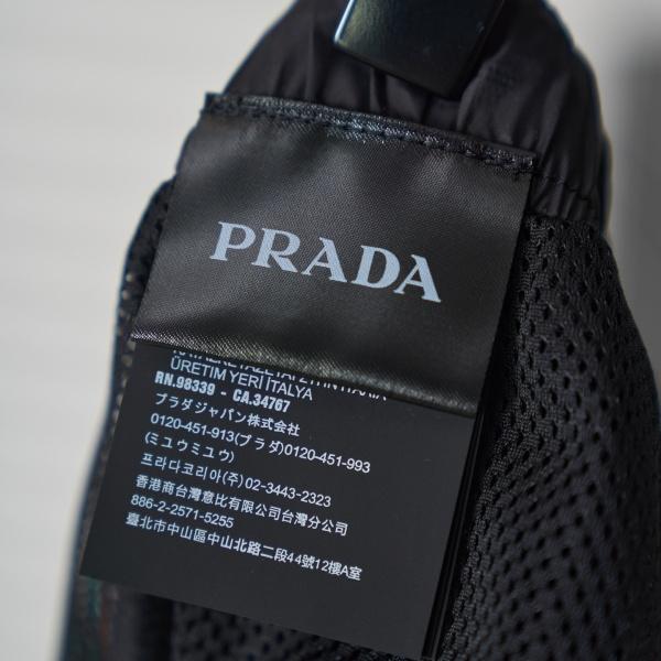 PRADA プラダ メンズ ショートパンツ ナイロン 三角ロゴ ウエストゴム 軽量 通気性 ミニマル 夏 快適