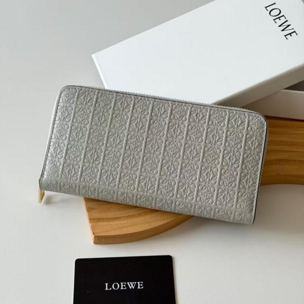 LOEWE ロエベ 2026新作 レディース ラウンドファスナー 長財布 エンボスレザー 編み込み風 ウォレット 上品 シンプル