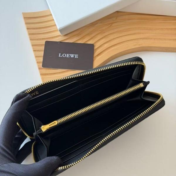 LOEWE ロエベ 2026新作 レディース ラウンドファスナー 長財布 エンボスレザー 編み込み風 ウォレット 上品 シンプル