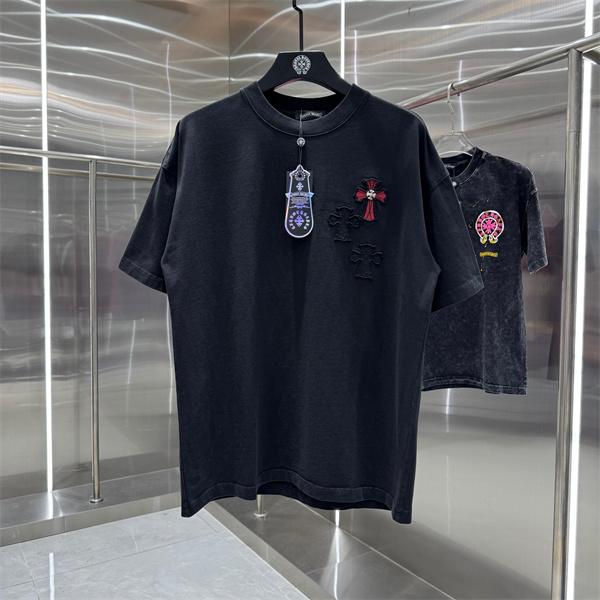 ブラックウォッシュ 半袖Tシャツ Chrome Hearts クロスパッチ装飾 クロムハーツ コピー レッドクロス 胸元ワンポイント バックロゴ