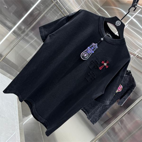 ブラックウォッシュ 半袖Tシャツ Chrome Hearts クロスパッチ装飾 クロムハーツ コピー レッドクロス 胸元ワンポイント バックロゴ