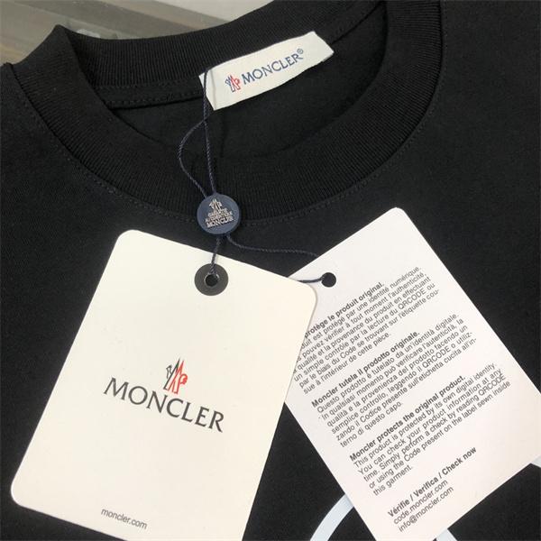 ホワイト 半袖Tシャツ MONCLER ハートロゴプリント モンクレール コピー 袖ワッペン クルーネック ピンクブラック グラフィック